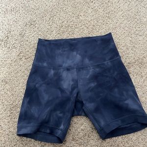 DARK BLUE LULULEMON WUNDER TRAIN BIKER SHORTS